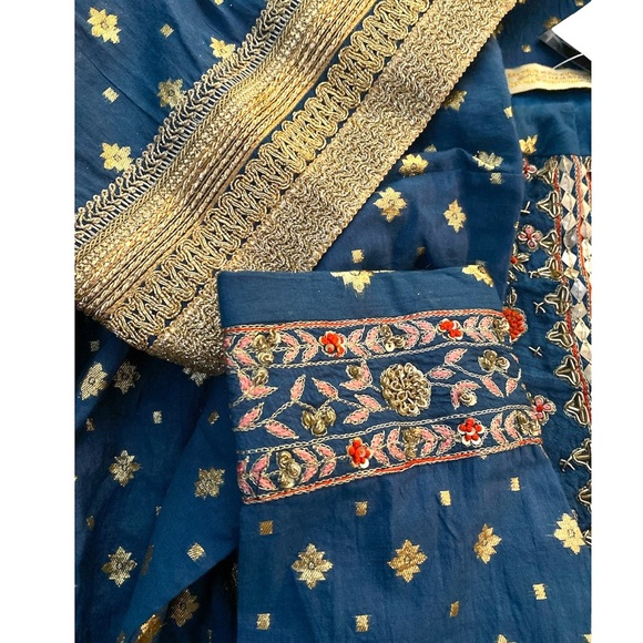 Hand embroidered 3 piece Anarkali Set - Picture 3 of 7